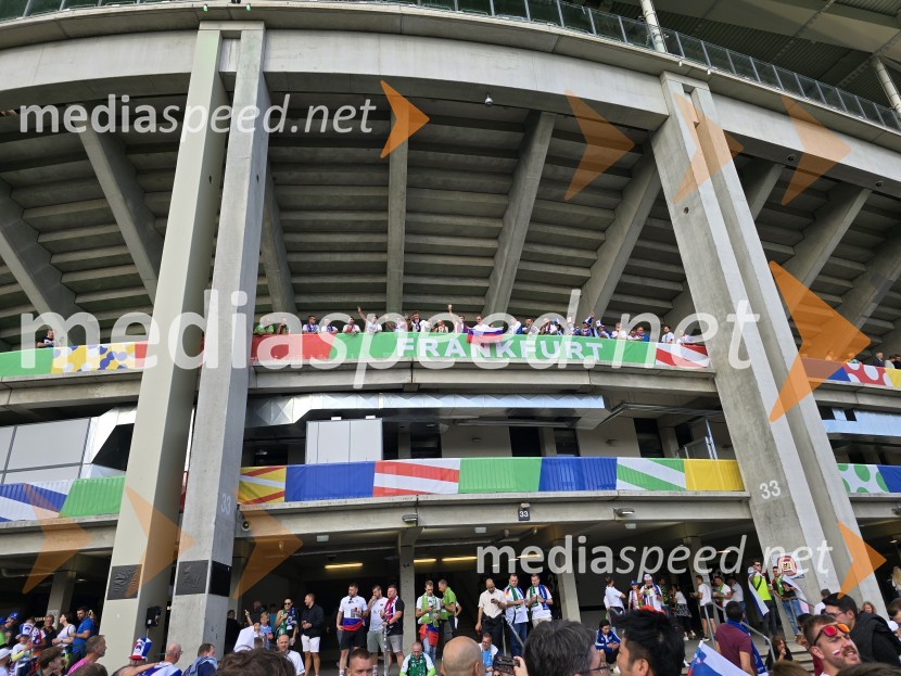 Frankfurt na Majni zavzeli slovenski navijači