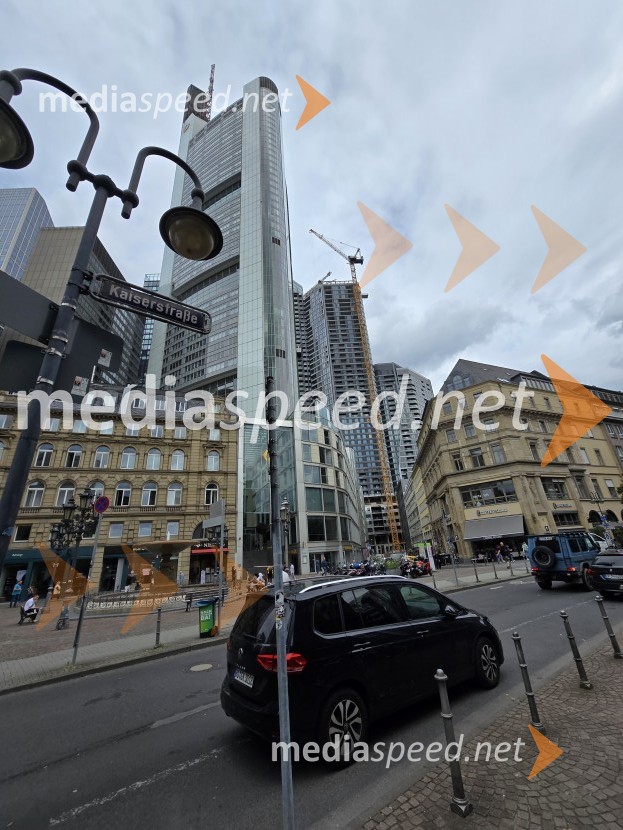 Frankfurt na Majni zavzeli slovenski navijači