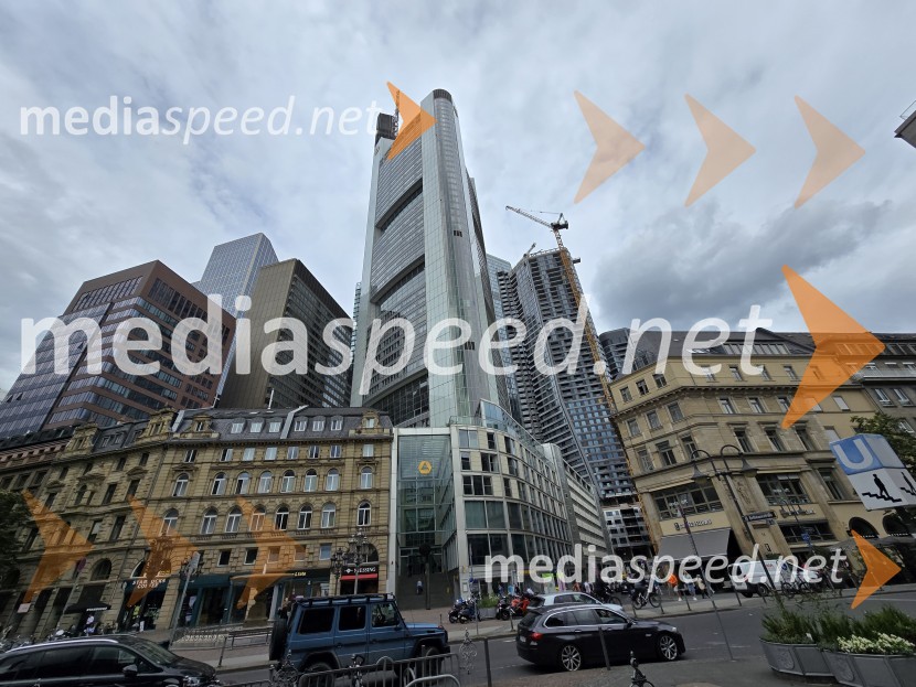 Frankfurt na Majni zavzeli slovenski navijači