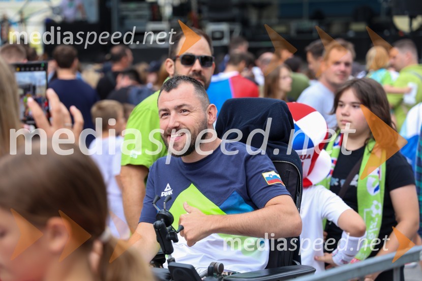 Sprejem naših nogometašev na Kongresnem trgu