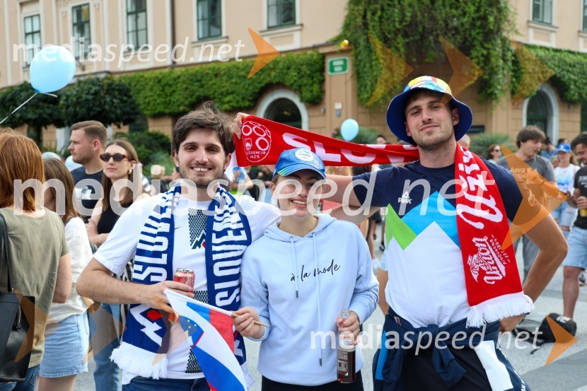 Sprejem naših nogometašev na Kongresnem trgu