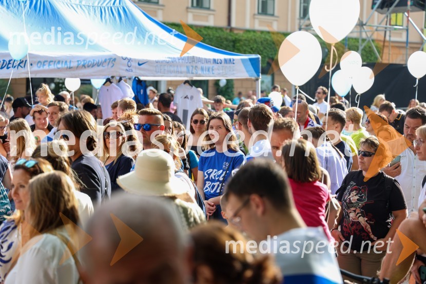 Sprejem naših nogometašev na Kongresnem trgu