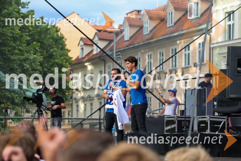 Sprejem naših nogometašev na Kongresnem trgu