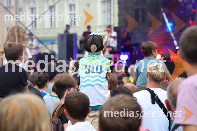 Sprejem naših nogometašev na Kongresnem trgu