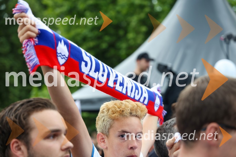 Sprejem naših nogometašev na Kongresnem trgu