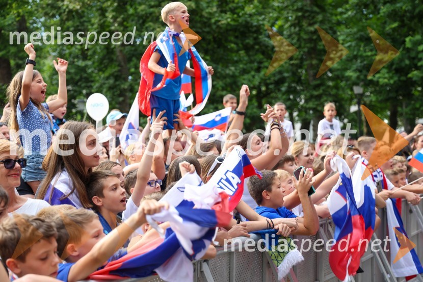 Sprejem naših nogometašev na Kongresnem trgu