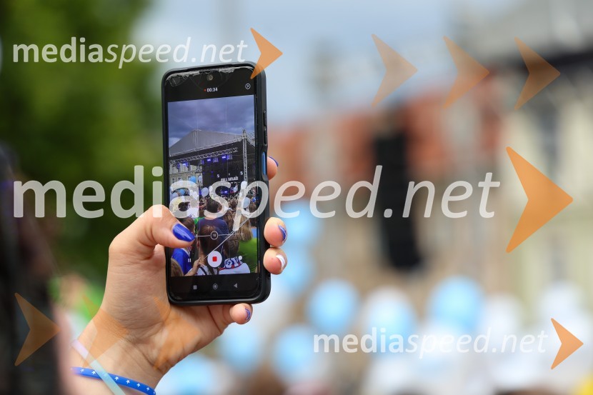 Sprejem naših nogometašev na Kongresnem trgu