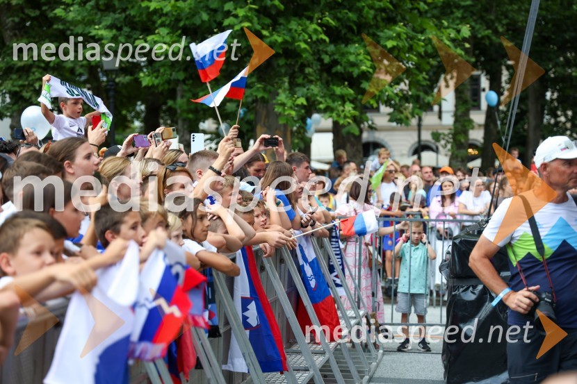 Sprejem naših nogometašev na Kongresnem trgu