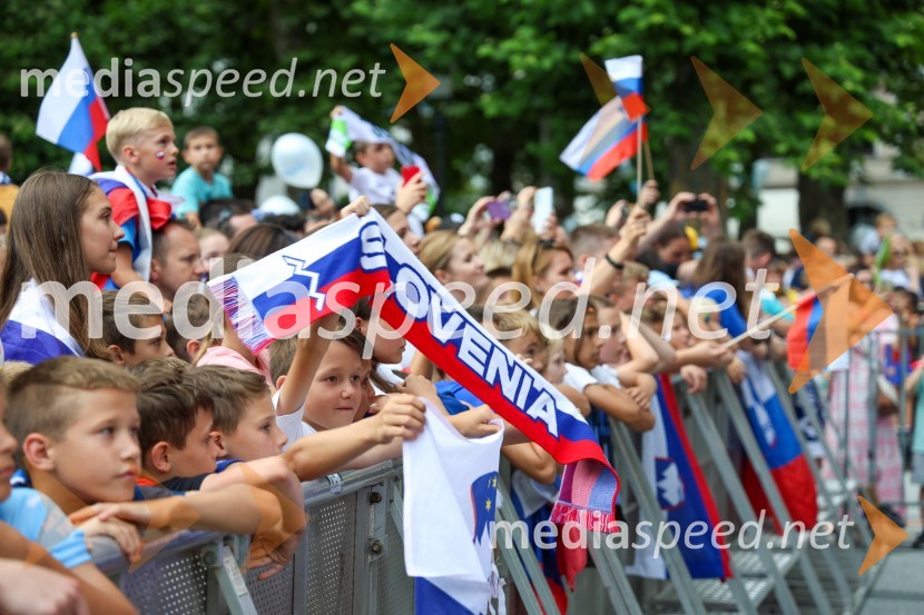 Sprejem naših nogometašev na Kongresnem trgu