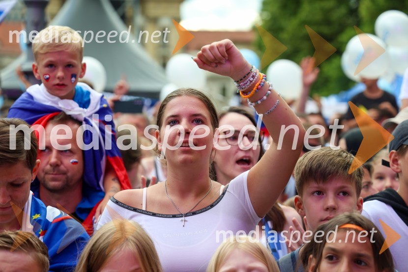 Sprejem naših nogometašev na Kongresnem trgu