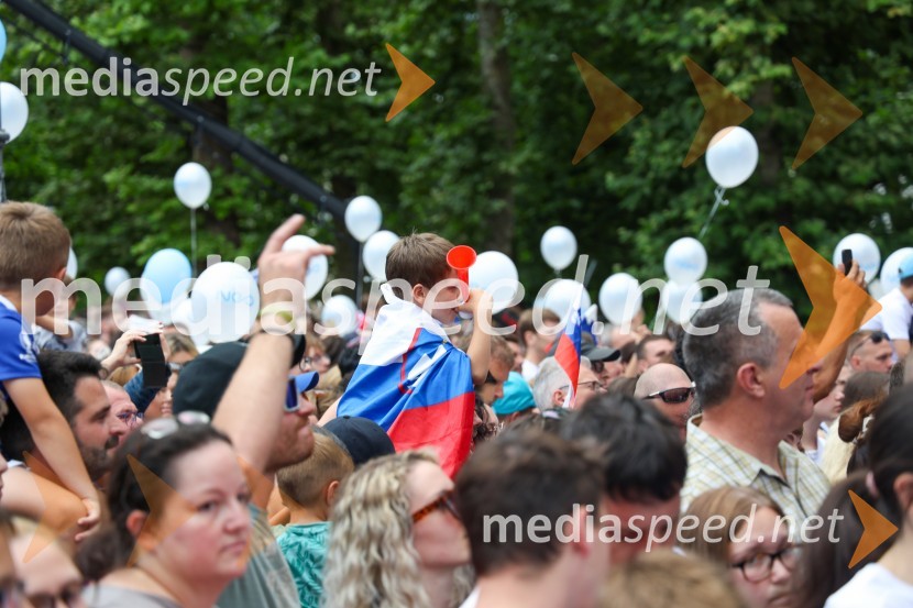 Sprejem naših nogometašev na Kongresnem trgu