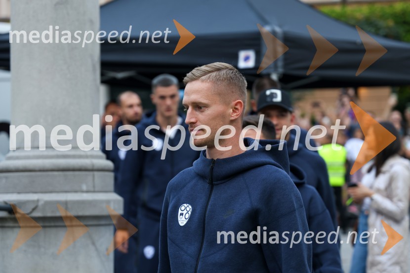  Žan  Karničnik, nogometašSprejem naših nogometašev na Kongresnem trgu