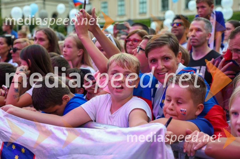 Sprejem naših nogometašev na Kongresnem trgu