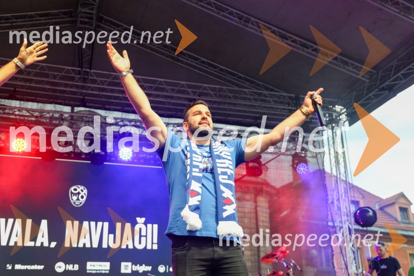 Sprejem naših nogometašev na Kongresnem trgu