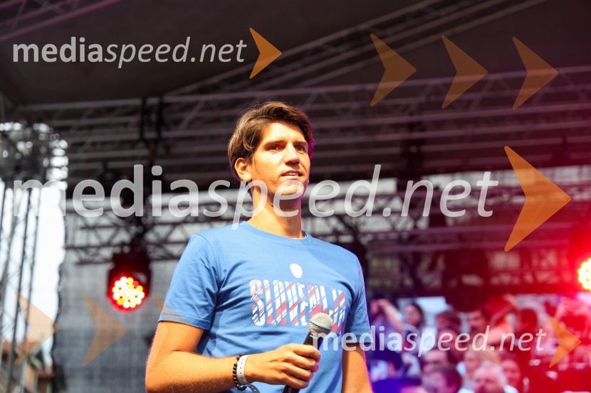 Sprejem naših nogometašev na Kongresnem trgu