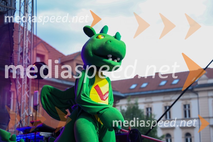 Sprejem naših nogometašev na Kongresnem trgu