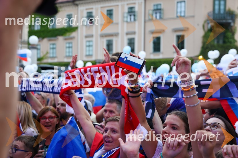 Sprejem naših nogometašev na Kongresnem trgu