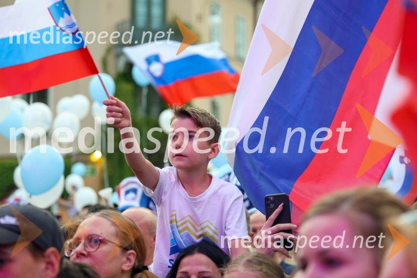 Sprejem naših nogometašev na Kongresnem trgu