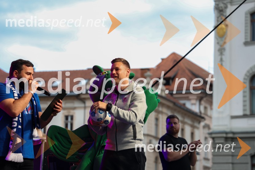 Sprejem naših nogometašev na Kongresnem trgu
