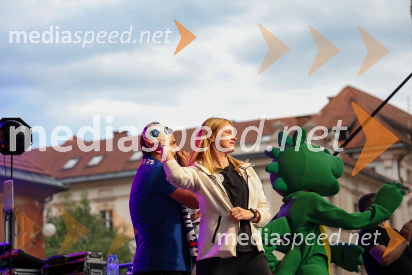 Sprejem naših nogometašev na Kongresnem trgu