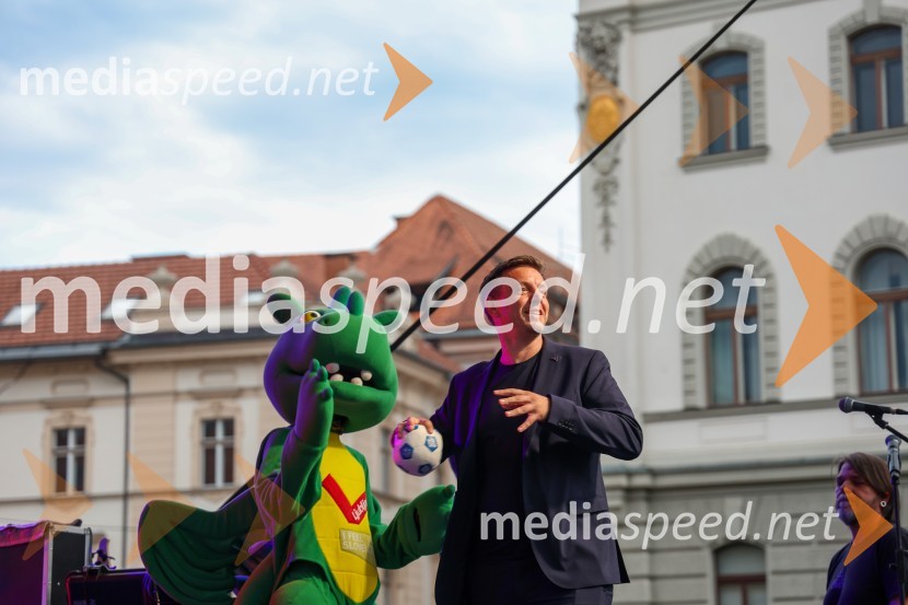 Sprejem naših nogometašev na Kongresnem trgu