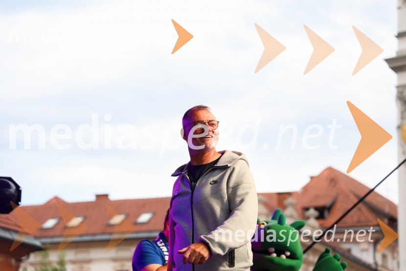 Sprejem naših nogometašev na Kongresnem trgu