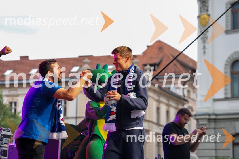  ... ;  Jaka Bijol, nogometašSprejem naših nogometašev na Kongresnem trgu