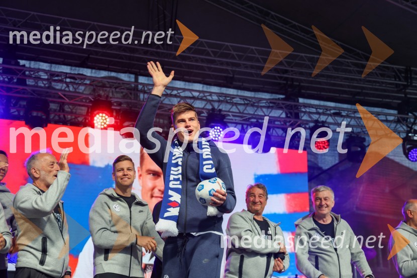  Jaka Bijol, nogometašSprejem naših nogometašev na Kongresnem trgu