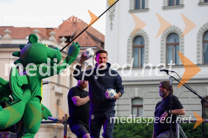  Benjamin Verbič, nogometašSprejem naših nogometašev na Kongresnem trgu