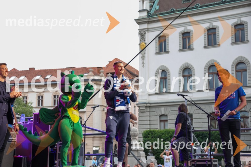  Benjamin Šeško, nogometašSprejem naših nogometašev na Kongresnem trgu