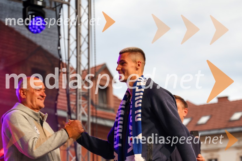  ... ;  Benjamin Šeško, nogometašSprejem naših nogometašev na Kongresnem trgu