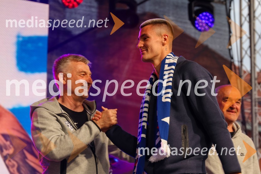  ... ;  Benjamin Šeško, nogometaš;  ... Sprejem naših nogometašev na Kongresnem trgu