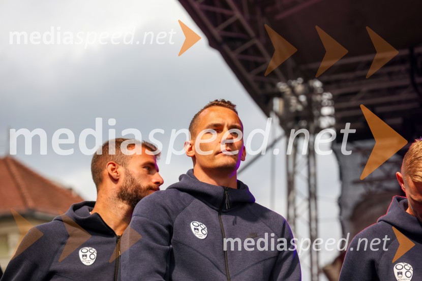  Miha Blažič, nogometaš;  Jure Balkovec, nogometašSprejem naših nogometašev na Kongresnem trgu