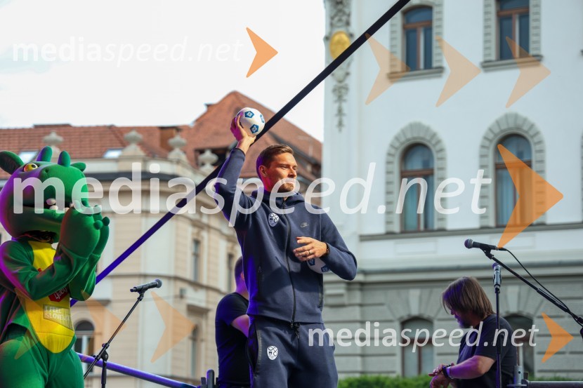  Vid Belec, nogometašSprejem naših nogometašev na Kongresnem trgu