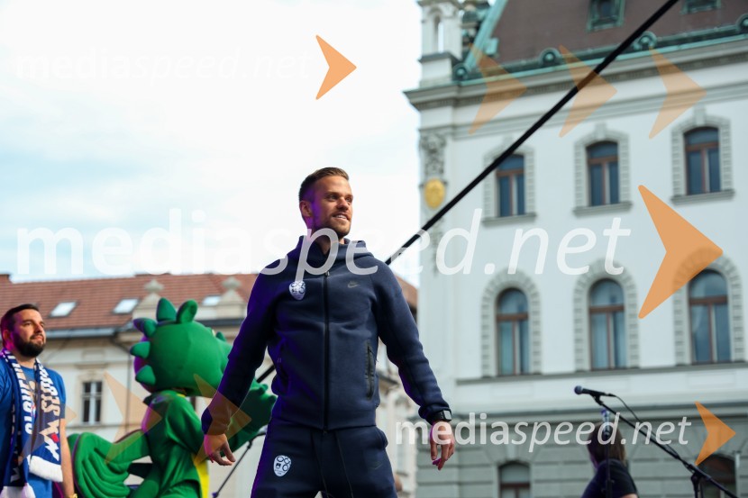  Tomi Horvat, nogometašSprejem naših nogometašev na Kongresnem trgu