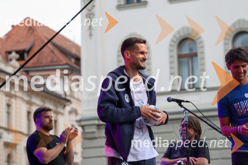  Petar Stojanović, nogometašSprejem naših nogometašev na Kongresnem trgu