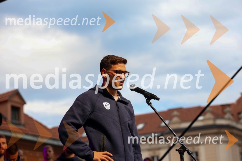  Erik Janža, nogometašSprejem naših nogometašev na Kongresnem trgu