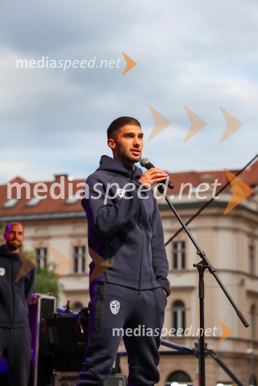  Adam Gnezda Čerin, nogometašSprejem naših nogometašev na Kongresnem trgu