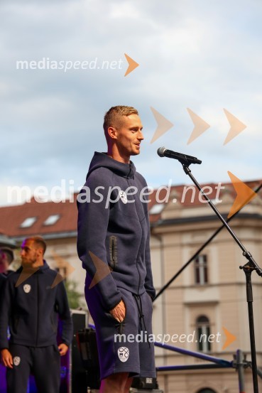  Žan  Karničnik, nogometašSprejem naših nogometašev na Kongresnem trgu