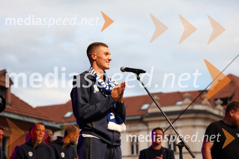  Benjamin Šeško, nogometašSprejem naših nogometašev na Kongresnem trgu