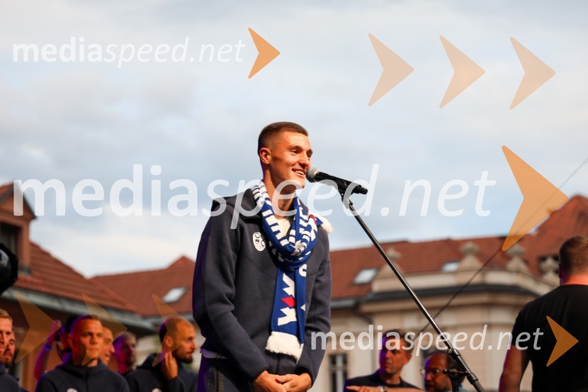  Benjamin Šeško, nogometašSprejem naših nogometašev na Kongresnem trgu