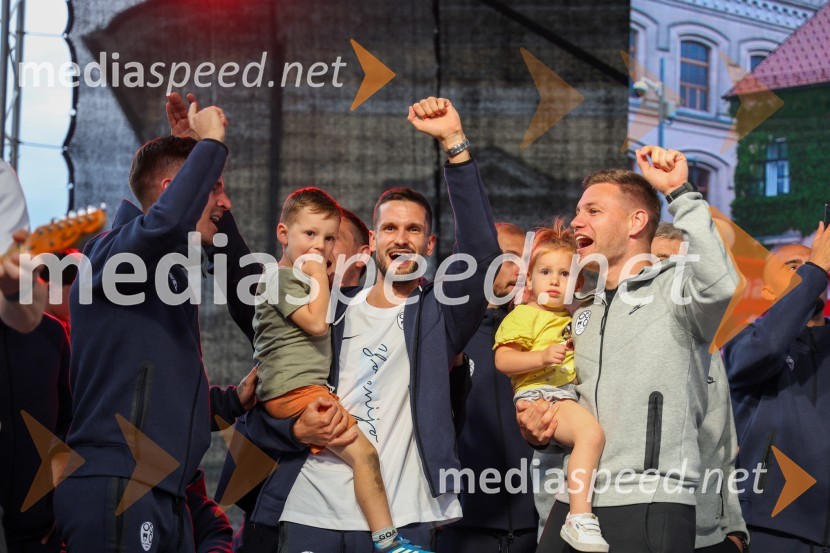  ... ;  Petar Stojanović, nogometaš;  ... ;  ... Sprejem naših nogometašev na Kongresnem trgu