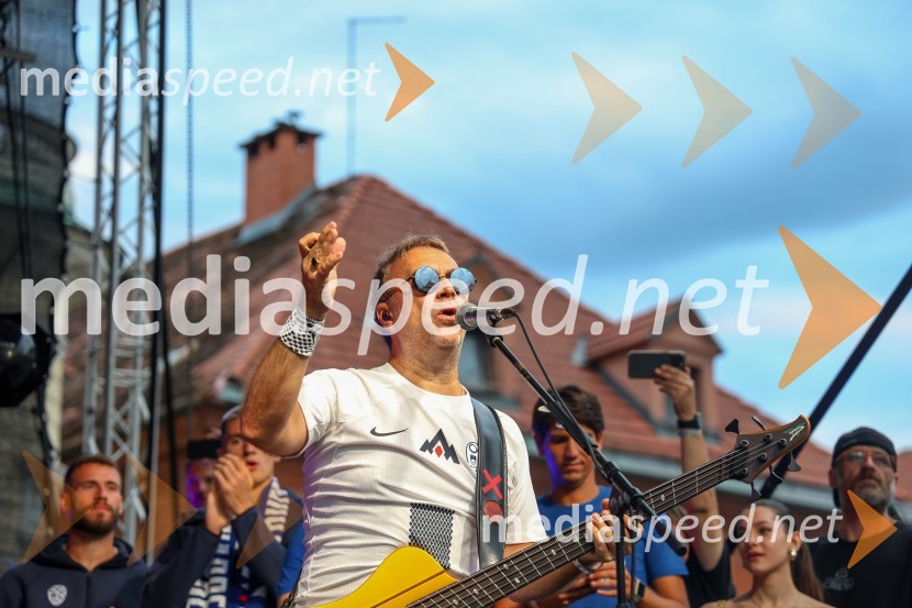  Jani Hace, glasbenik, SiddhartaSprejem naših nogometašev na Kongresnem trgu