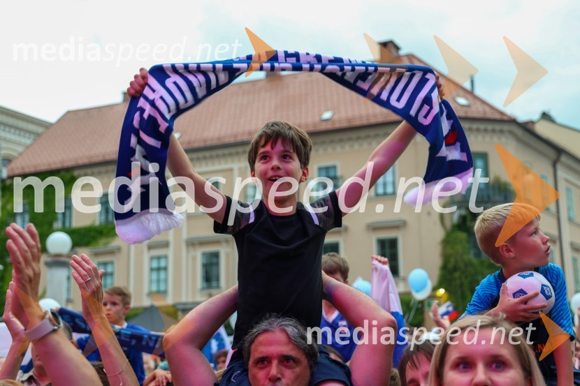 Sprejem naših nogometašev na Kongresnem trgu