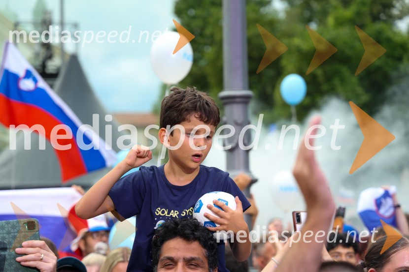 Sprejem naših nogometašev na Kongresnem trgu