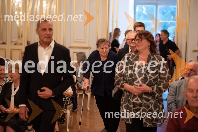  Danilo Rošker, direktor SNG Maribor;  ... ;  ... Slavnostni koncert ob stoti obletnici rojstva Ondine Otta Klasinc, SNG Maribor