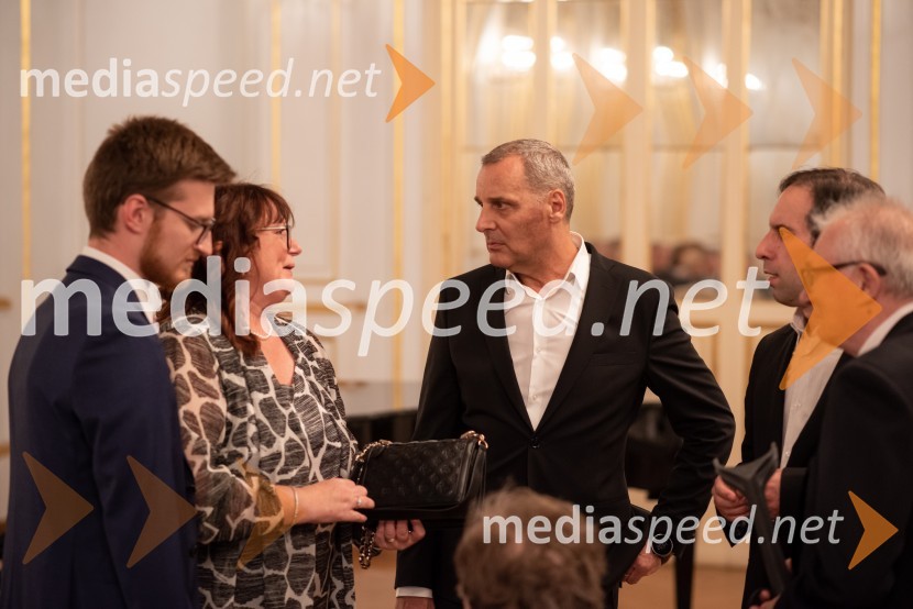  ... ;  ... ;  Danilo Rošker, direktor SNG Maribor;  Simon Krečič, umetniški direktor Opere SNG Maribor;  ... Slavnostni koncert ob stoti obletnici rojstva Ondine Otta Klasinc, SNG Maribor