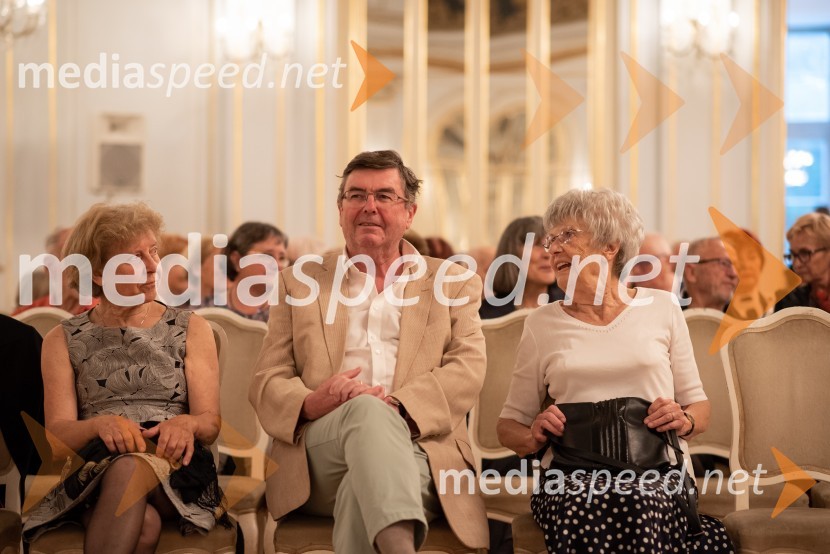  Vlasta Doležan Rus;  Simon Robinson, dirigent;  ... Slavnostni koncert ob stoti obletnici rojstva Ondine Otta Klasinc, SNG Maribor