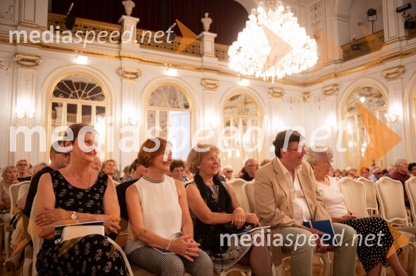  ... ;  Vladka Oršanić, nekdanja operna prvakinja;  Vlasta Doležan Rus;  Simon Robinson, dirigentSlavnostni koncert ob stoti obletnici rojstva Ondine Otta Klasinc, SNG Maribor
