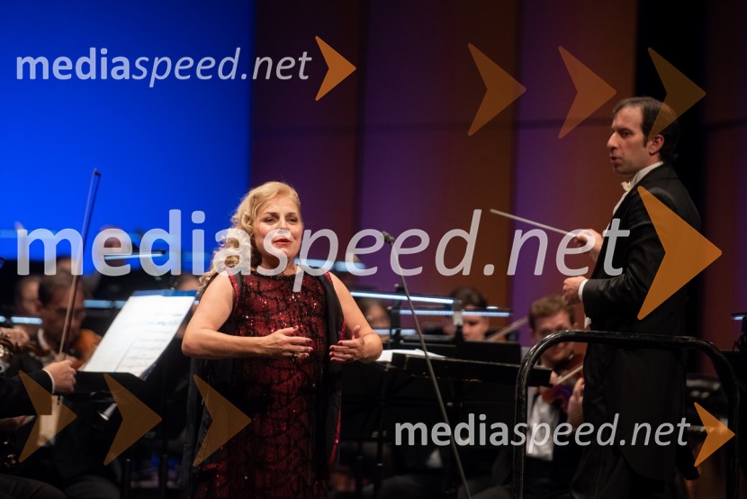  Petya Ivanova, operna solistka;  Simon Krečič, umetniški direktor Opere SNG MariborSlavnostni koncert ob stoti obletnici rojstva Ondine Otta Klasinc, SNG Maribor